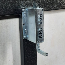 Накладний замок-засувка із защіпкою для люка в підвал