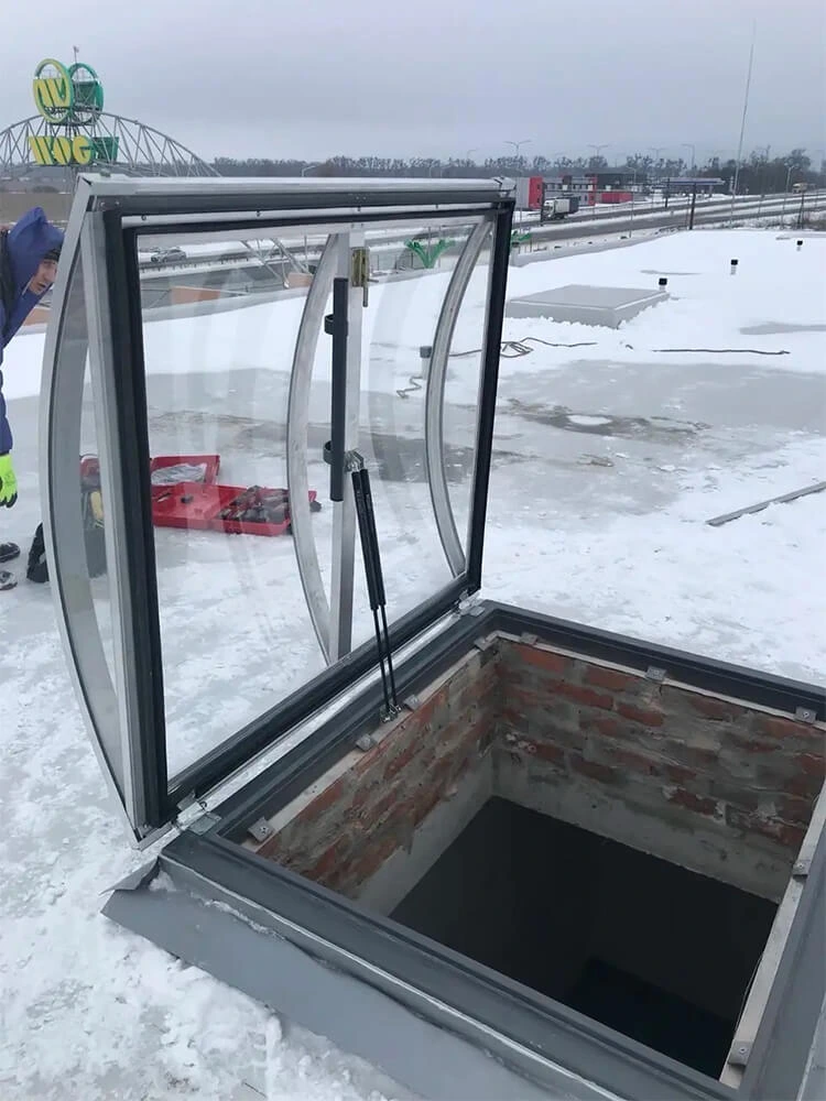 Люк окно выход на крышу